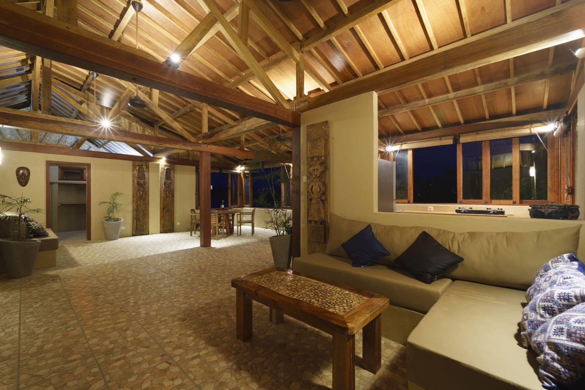Bruce'S Hideout Hotel Bumbang Exterior photo